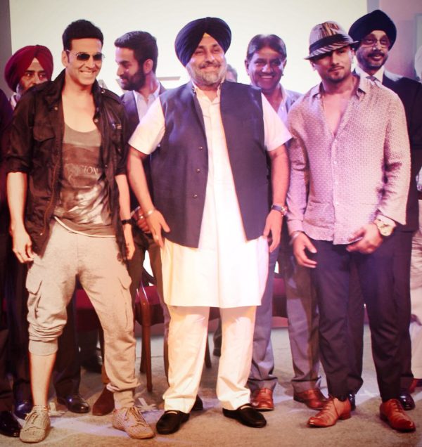 Honey Singh With Akshay Kumar And Sukhbir Singh Badal