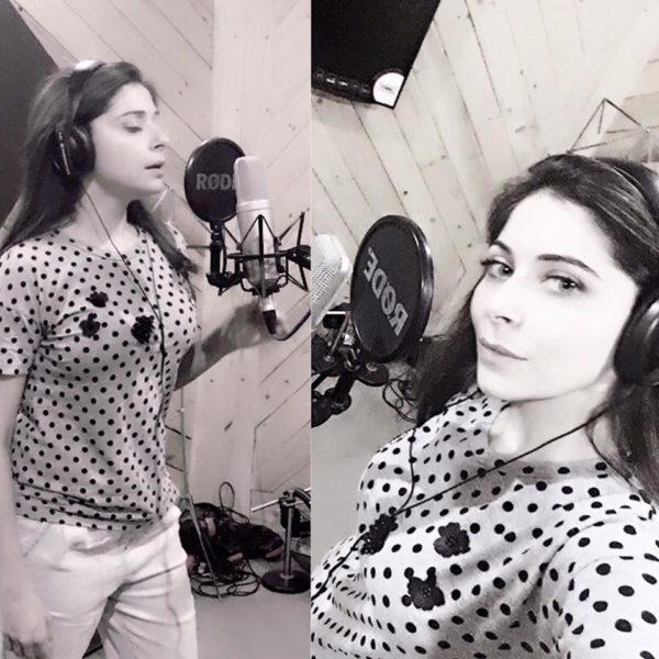 Kanika Kapoor Recording Song At Studio