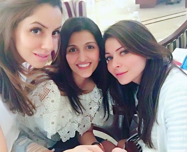 Kanika Kapoor With Friends 
