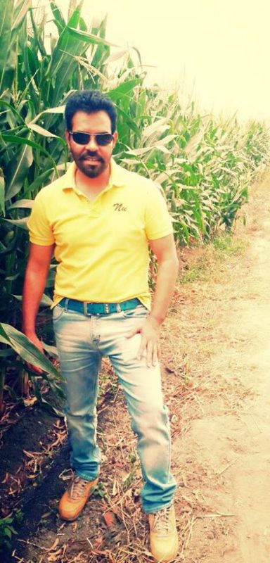 Kanth Kaler At Yellow T-Shirt