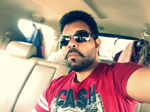 Kanth Kaler Taking Selfie In Car