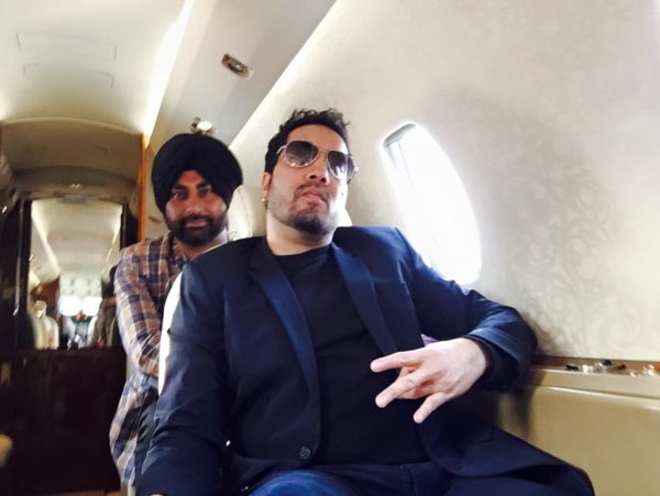 Mika Singh At Plane