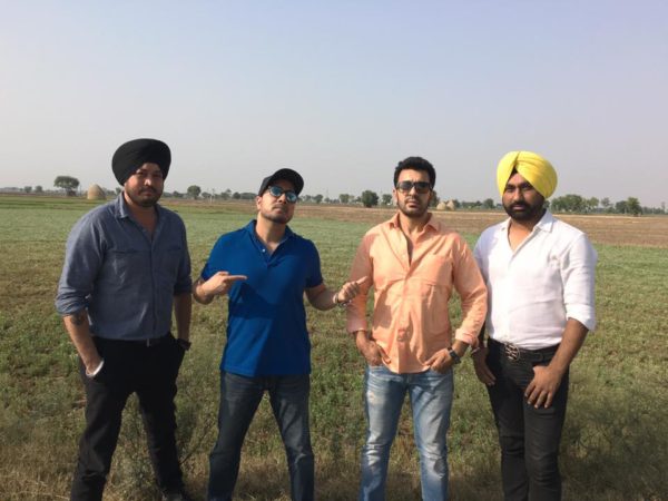 Mika Singh With Friends