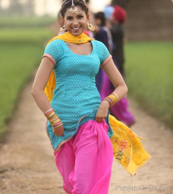 Monica Gill During Song Shoot-136