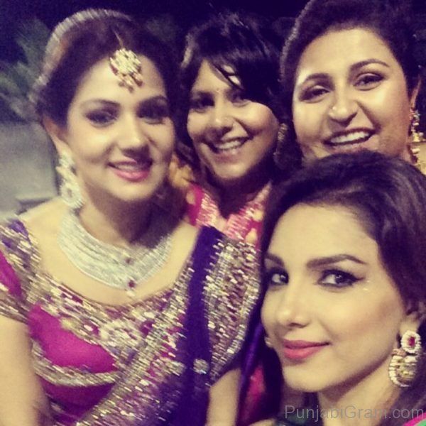 Monica Gill Selfie With Friends-049