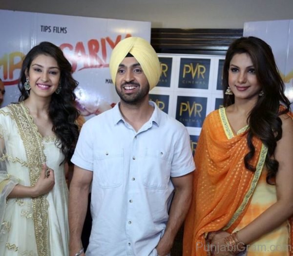 Monica Gill With Diljit-101