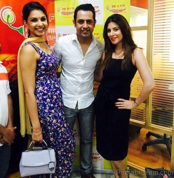 Monica Gill With Gippy-186