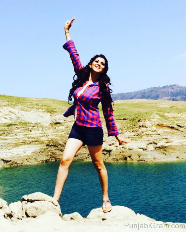 Picture Of Aakanksha Looking Charming-33312