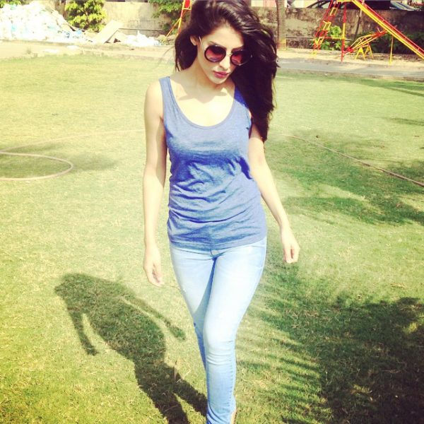 Sheetal Thakur In Jeans Top-090349