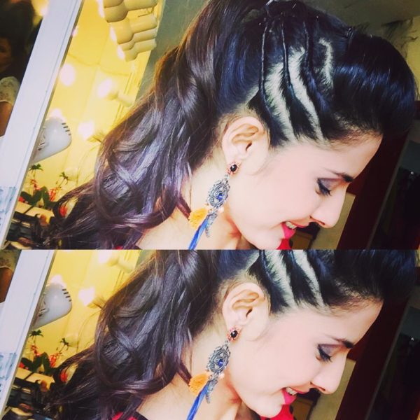 Sheetal Thakur Showing Her Hair Style-090255