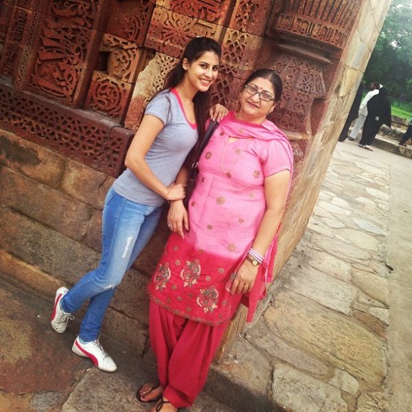 Sheetal Thakur Taking Pic With Mother -090279