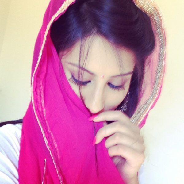Sheetal Thakur Wearing Pink Dupatta-178