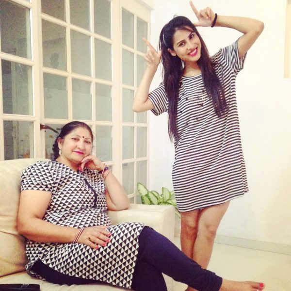 Sheetal Thakur With Mom-090166