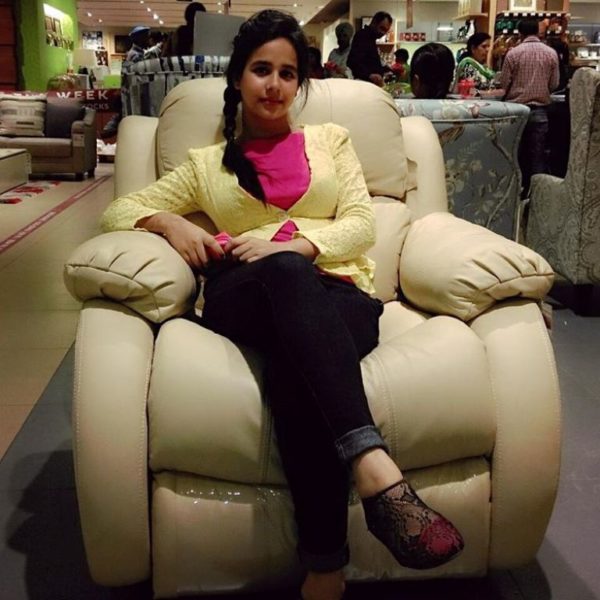 Sunanda Sharma Sitting On soffa-174