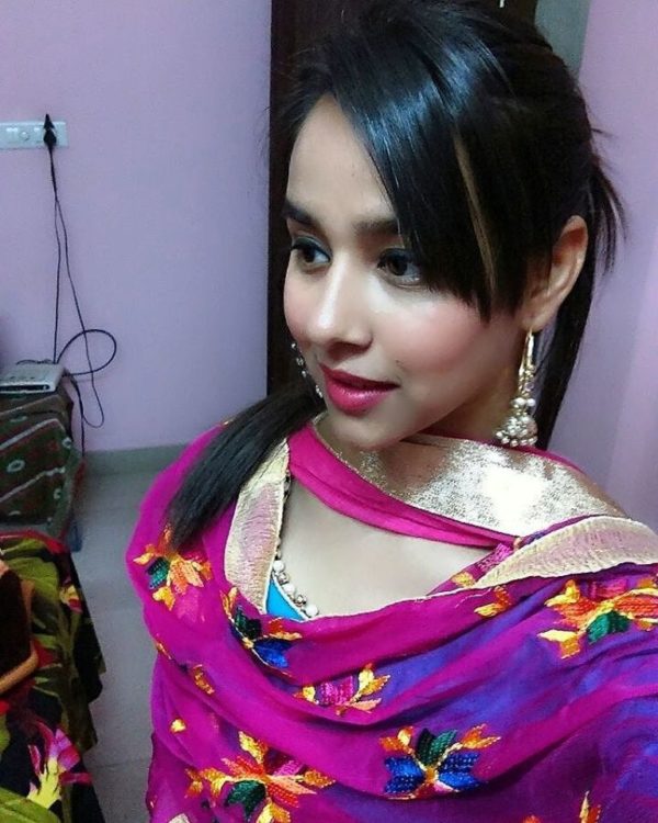 Sunanda Sharma Wearing Fulkari Dupatta-252
