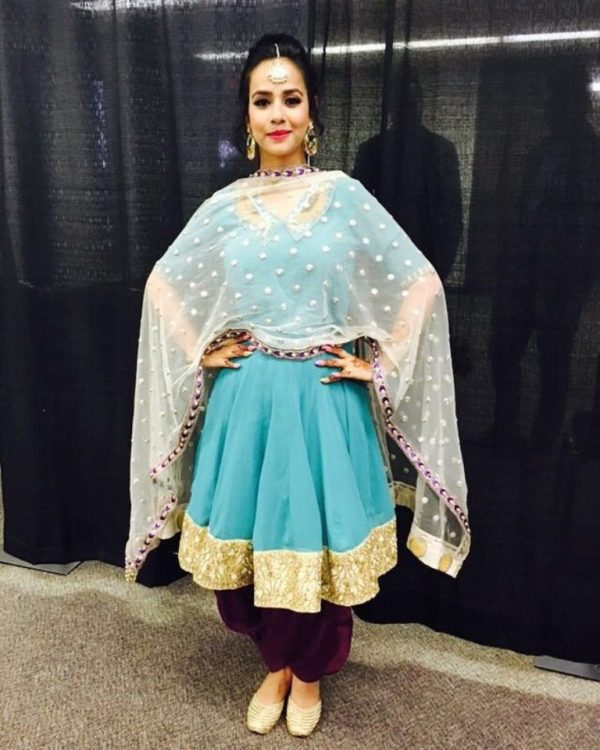 Sunanda Sharma Wearing Salwar Suit -219