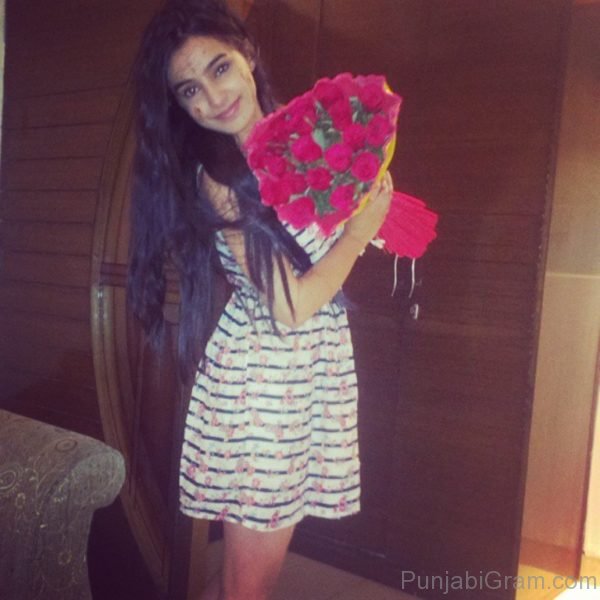 Ankita Sharma Holding Flowers-980
