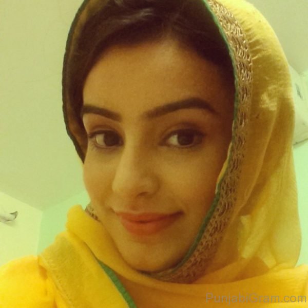 Ankita Sharma Wearing Yellow Dupatta-036