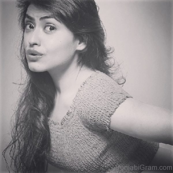 Black And White Image Of Simi Chahal -00404