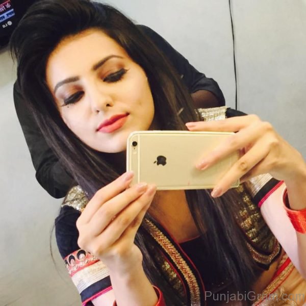 Ginni Kapoor Holding Phone-050