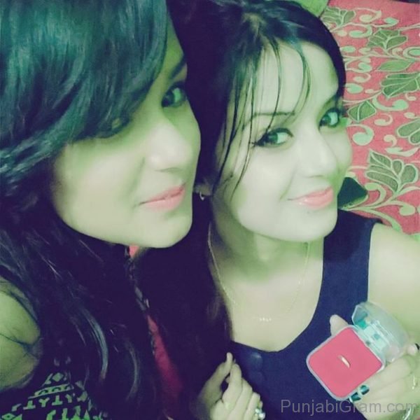 Molina Sodhi Selfie With friend-067