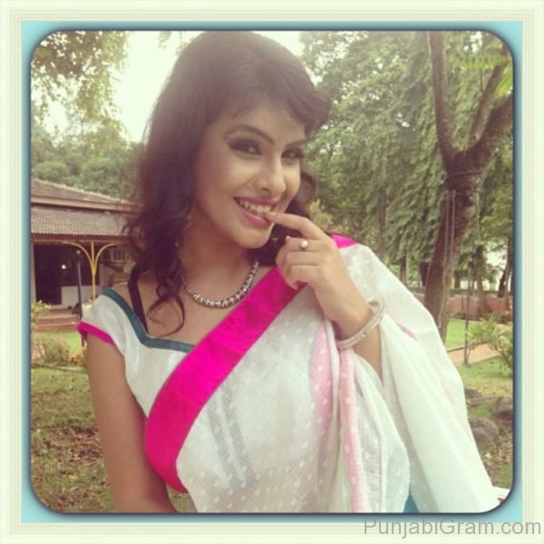 Neha Malik In Saree-0954