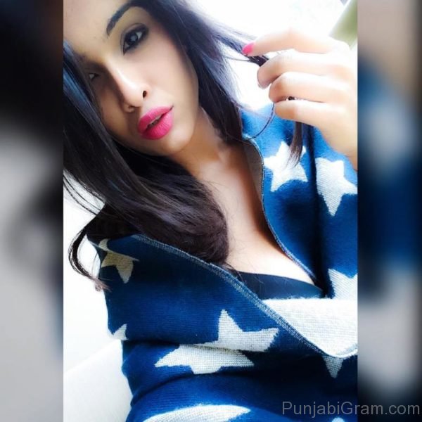 Neha Malik Selfie-0452
