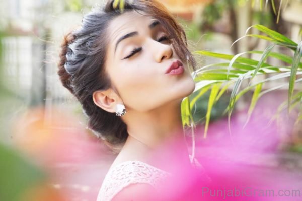 Pout Pic Of Ruhani Sharma-105
