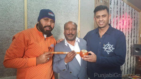 Aman hayer with fans