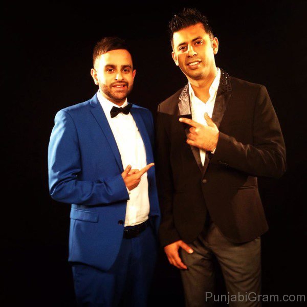 Aman hayer with singer 12