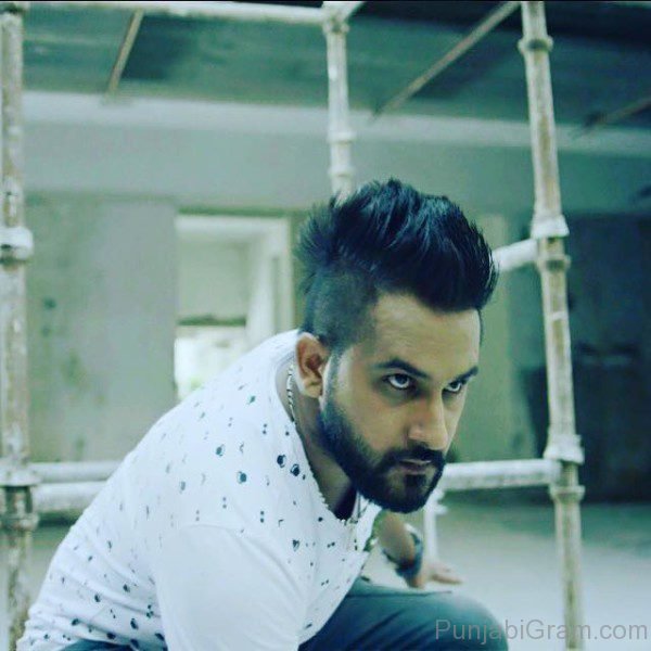 Amar sajalpuri during video song 22
