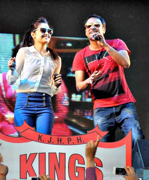 Amrinder gill stage performance with actress