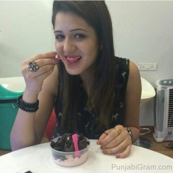 Isha Rikhi eating ice cream