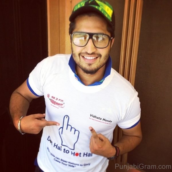 Jassi Gill In White T-Shirt-559