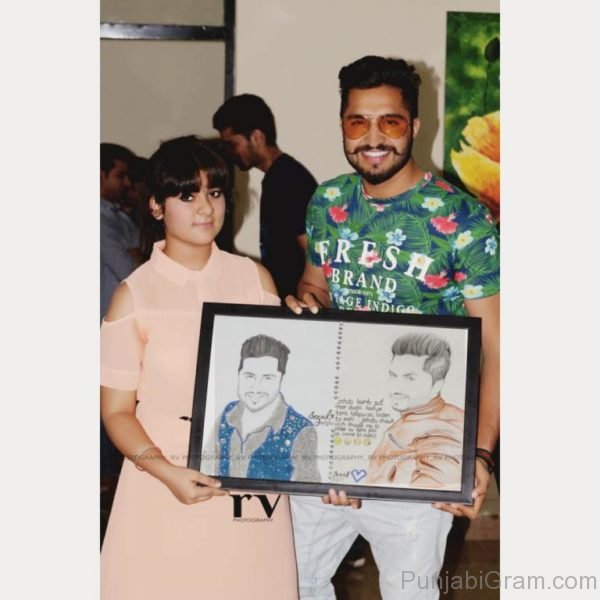 Jassi Gill With Her Fan-056