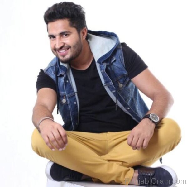 Jassi gill famous punjabi singer and actor