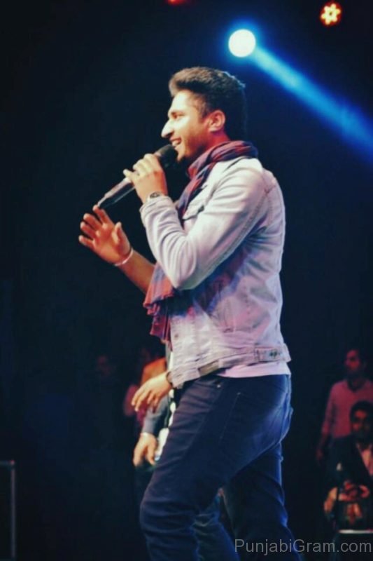 Jassi gill stage performance in chandigarh