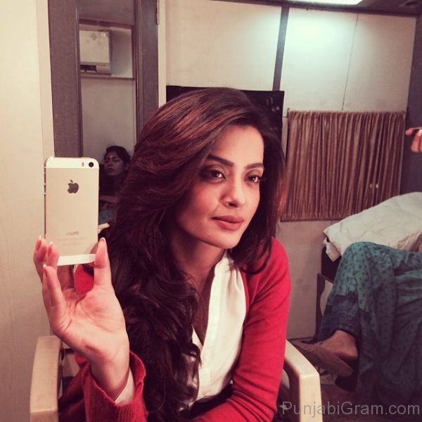 Photo Of Surveen Chawla Looking Marvelous-079