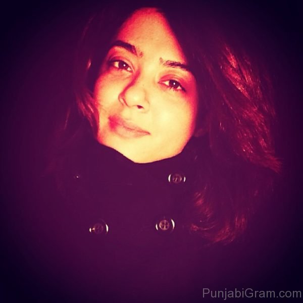 Photo Of Surveen Chawla Looking Pretty-086