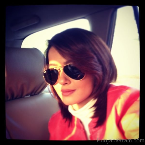 Photograph Of Surveen Chawla Looking Lovely-066