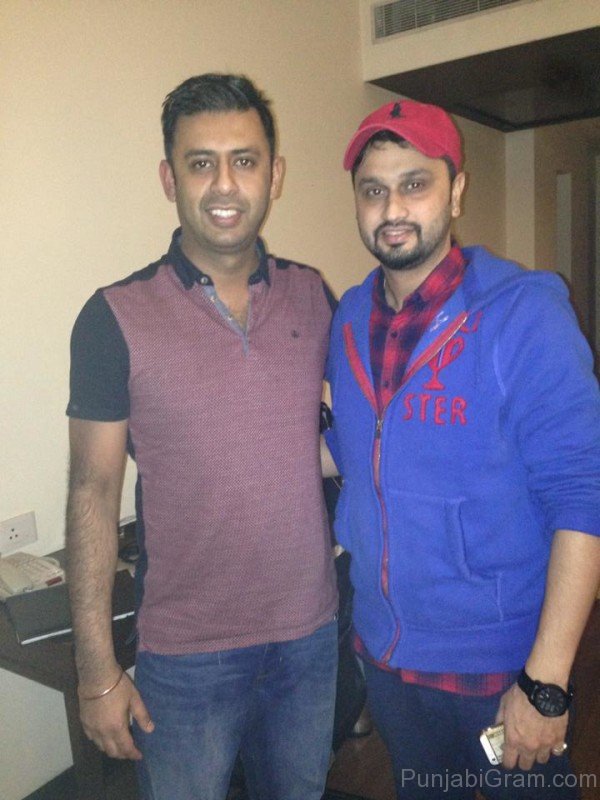 Pic Of Aman hayer with roshan prince