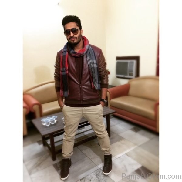 Pic Of Jassi Gill Looking Impressive-752