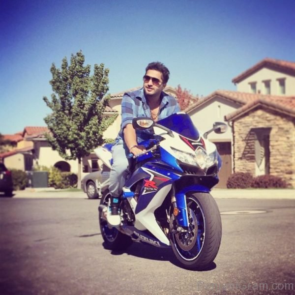 Pic Of Jassi Gill Looking Personable-709