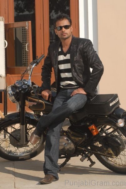 Picture Of Amrinder gill looking nice