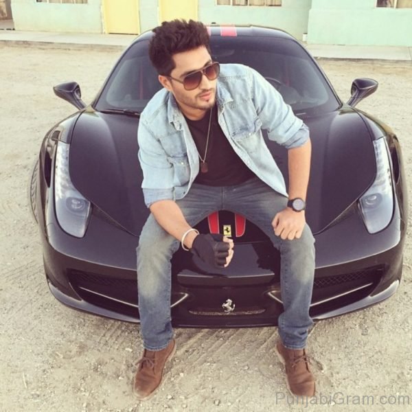 Picture Of Fashionable Jassi Gill-851
