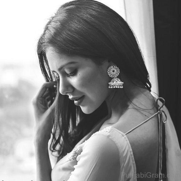 Picture Of Punjabi Model Sonam Bajwa-009