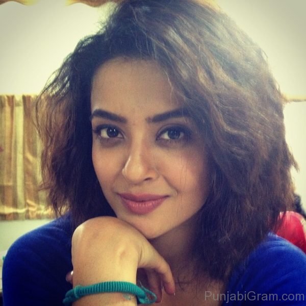 Surveen Chawla Looking Magnificent-068