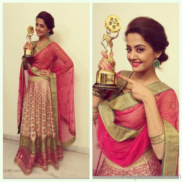 Sweet And Cute Surveen Chawla-149