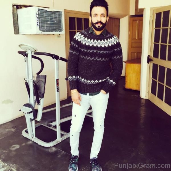 Image Of Good looking Dilpreet Dhillon 174