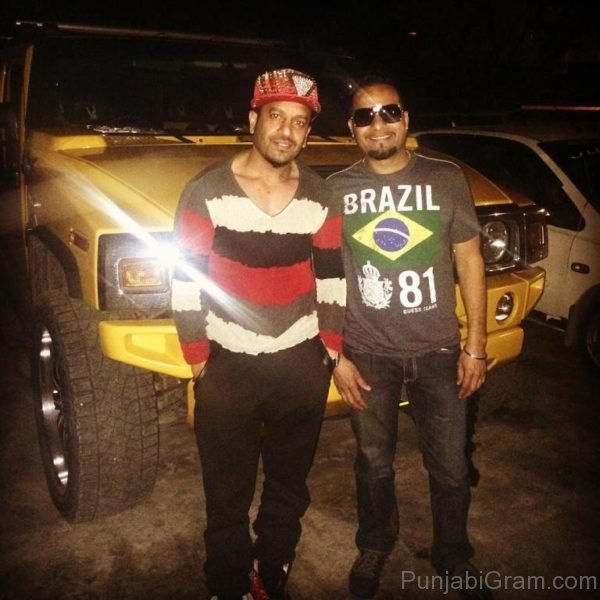 Jazzy B Looking Personable 033